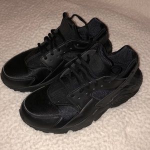 Black Huaraches